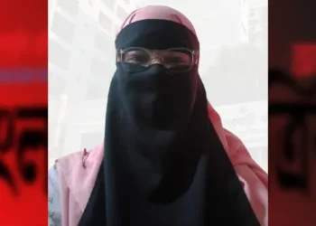 অনার্স শেষ করার আগেই খাদিজা দেশের সর্বকনিষ্ঠ বিসিএস ক্যাডার !