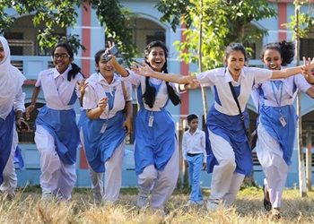 বছরের শেষে কোন শিক্ষাপ্রতিষ্ঠানে কত দিন ছুটি ?