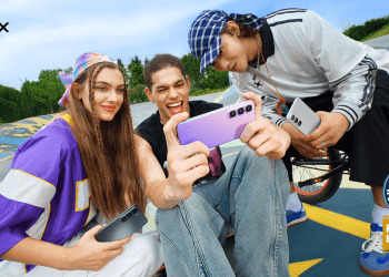 তরুণদের স্মার্টফোন পছন্দে গুরুত্ব বাড়ছে স্লিম ও স্টাইলিশ ডিভাইসের